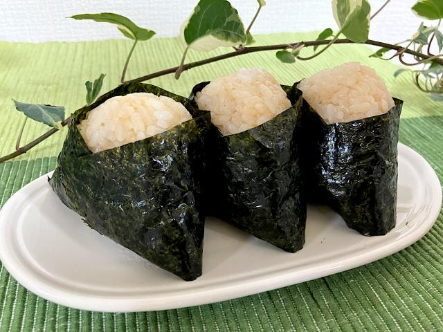 お夜食 ツナマヨおにぎり/＊抹茶＊ | Snapdish[スナップディッシュ