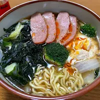 マルちゃん正麺🍜、醤油味❗️(´∀｀)✨