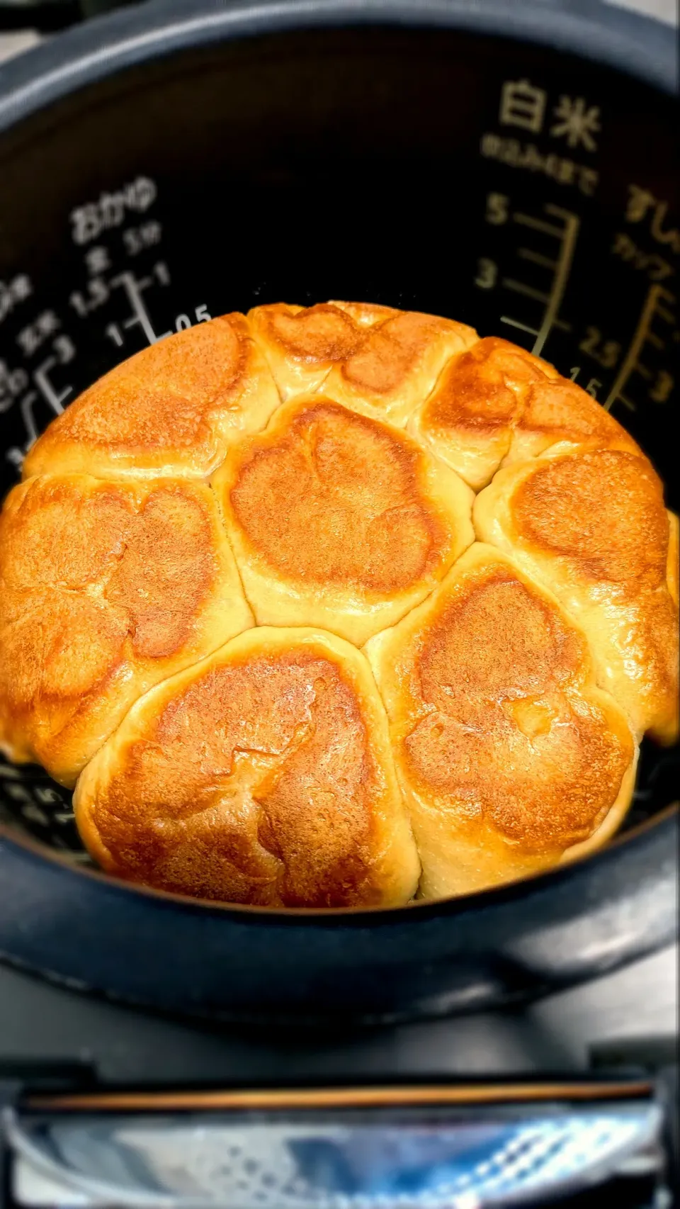 炊飯器ではちみつオリーブパン|もちもちこんぶさん