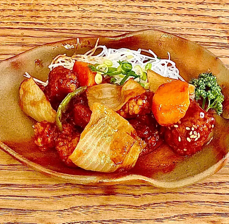 味覇とケチャップで
「中華 甘酢ソースあんかけ」
厚揚げと白菜の煮物
玉ねぎスープを添えて 晩ごはん💦|ばくあんしゃさん