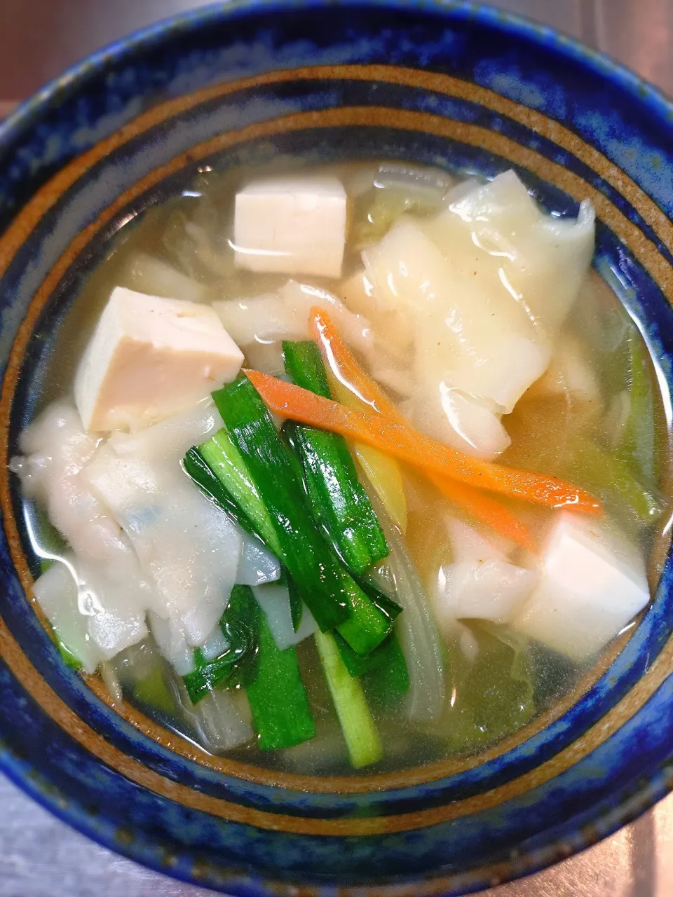 なんでも入れたがりの白菜スープ|はるみさん