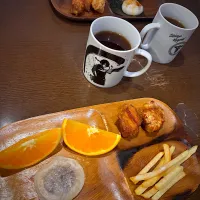 鶏生姜醤油唐揚げ　フレンチフライ　オレンジ　鏡餅開き　磯部焼き餅　餡子焼き餅　コーヒー|ch＊K*∀o(^^*)♪さん