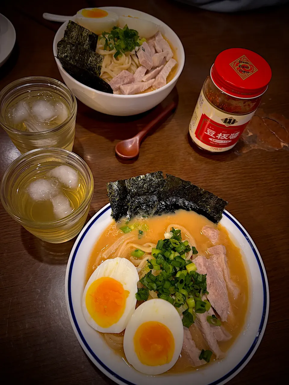 豚骨ラーメン　煮卵　豚肉　焼き海苔　豆板醤　冷茶|ch＊K*∀o(^^*)♪さん