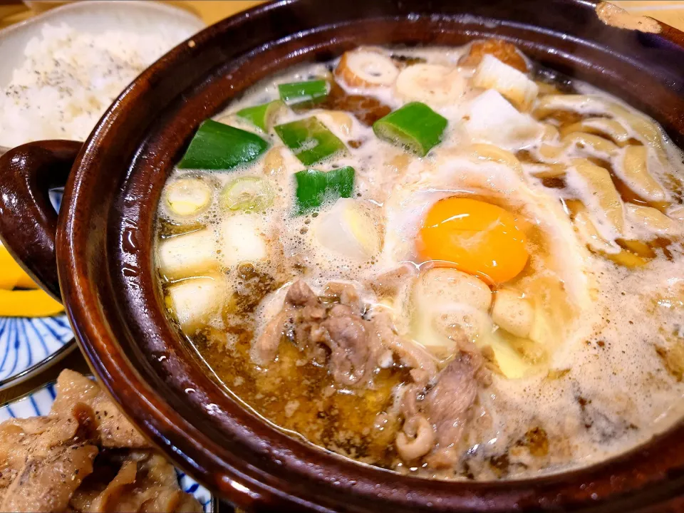 【冬限定】
手打 親鶏中華そば 綾川 
鍋焼きらーめん （手打麺選択、
白飯/沢庵付き、1,000円)
＋親かわ✕2(50円✕2)
@恵比寿4分
(JR渋谷駅から徒歩20分)
25033
〈醤18塩5噌󠄀4タ1昆2出1F2冷0〉|大脇さん