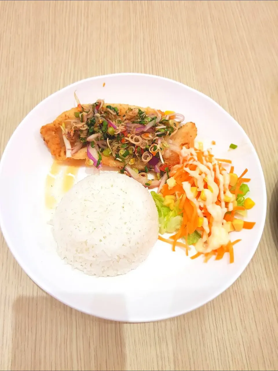 spicy Dori fish salad with rice🍋🌶|patlovestocookさん