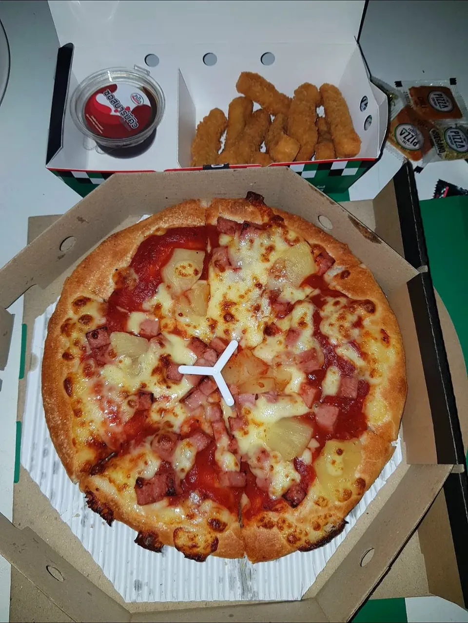 Hawaian pizza🍕🍕🍕|patlovestocookさん