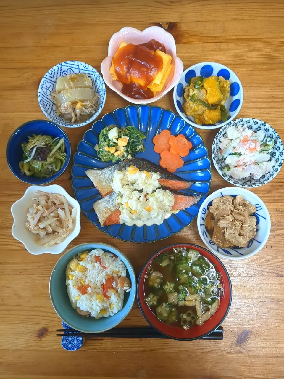 今日の晩御飯🐟️鮭のムニエルタルタルソース掛け|まゆめろさん