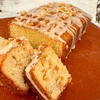 Lemon loaf with lemon glaze and candied lemon peel.|Dean M Rogersさん