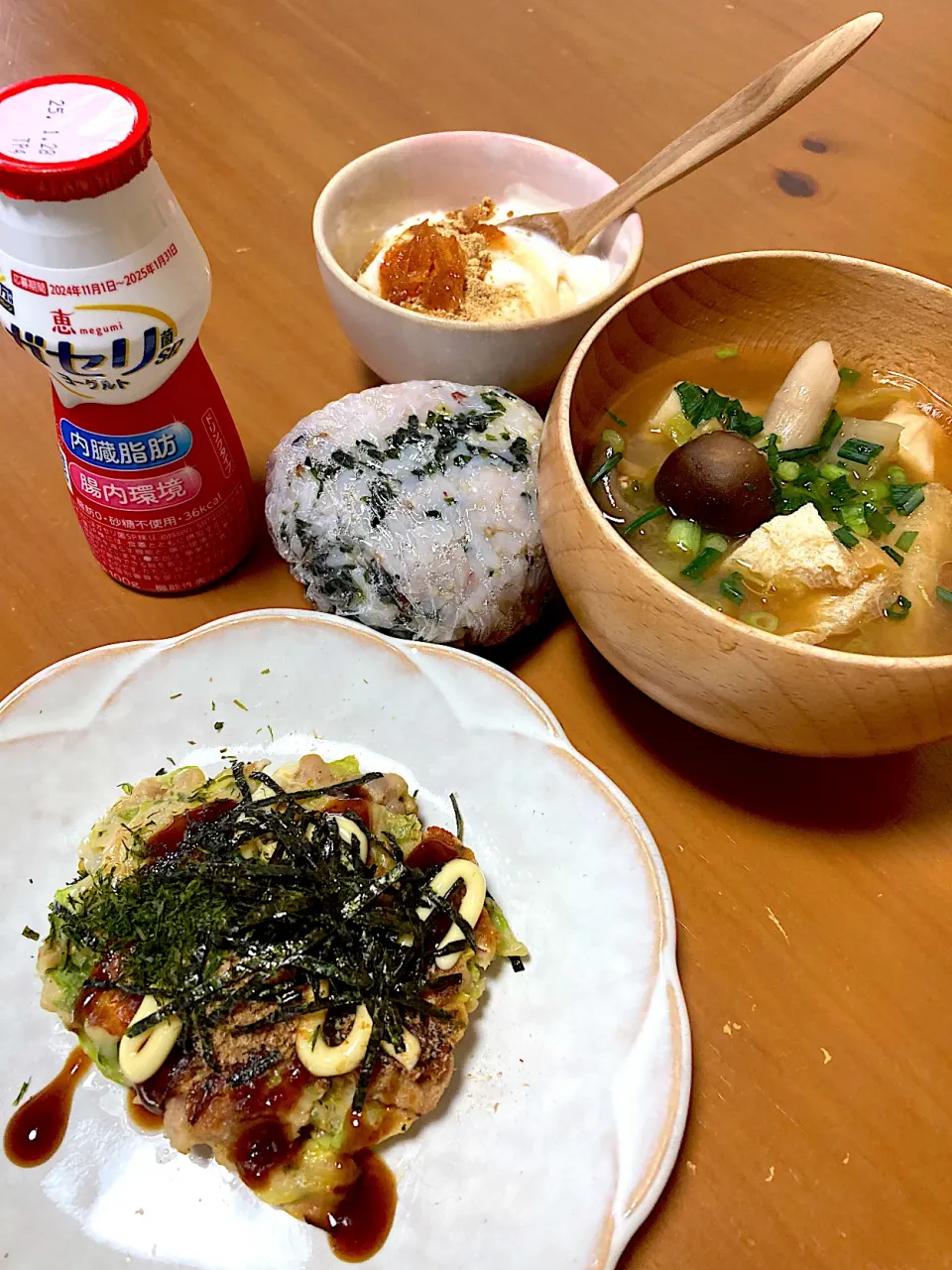 朝からチョコちゃんのお豆腐入りお好み焼き😏|さくたえさん