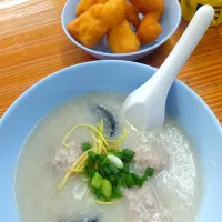 Congee w/ Pork plus Deep-fried Dough Sticks aka Jok & Patongko (โจ๊กหมู + ปาท่องโก๋)|An'leeさん