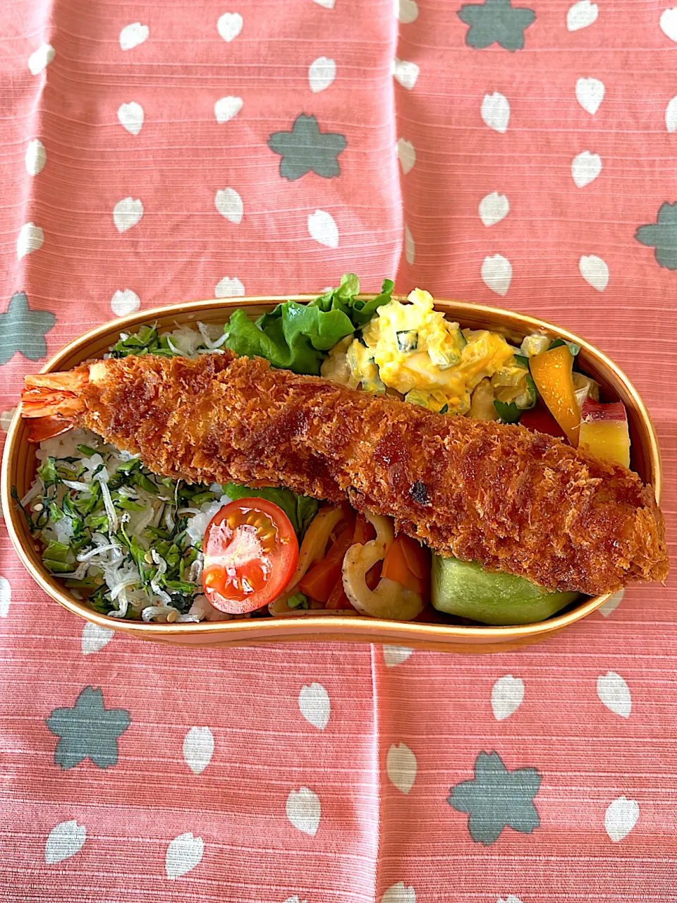 特大エビフライ弁当|にこりこぷりんさん