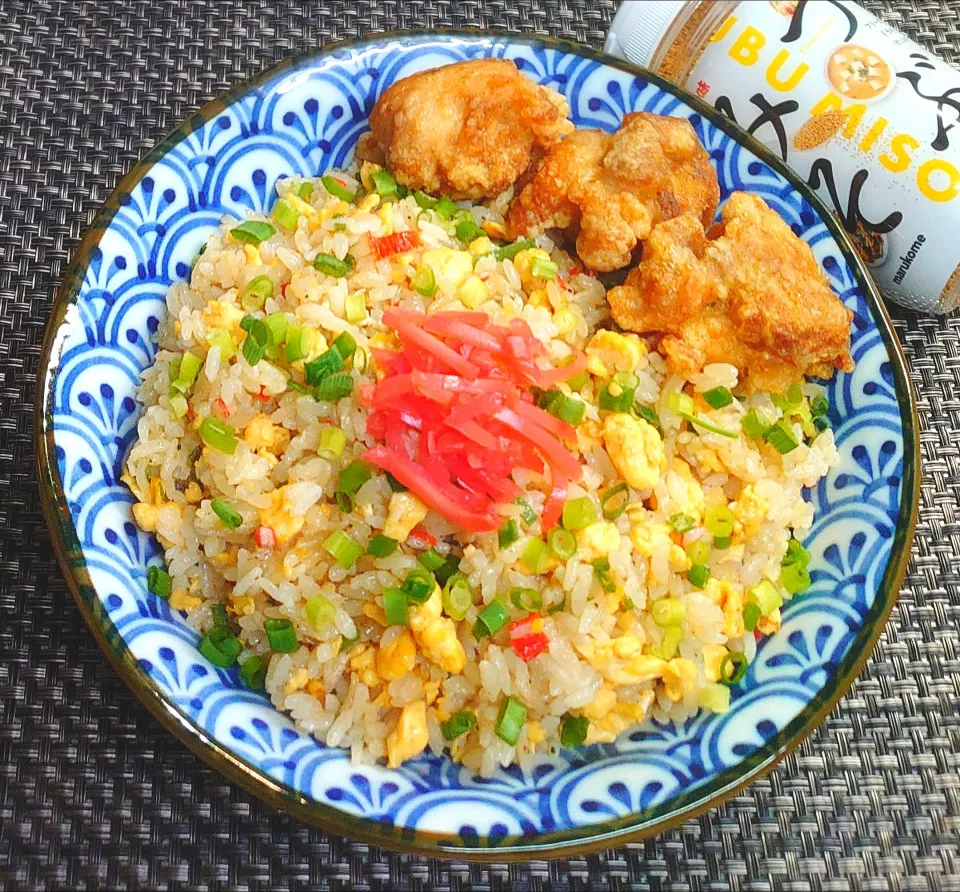 簡単めちゃウマ♪つぶみそでみそ変!みそマヨかに玉チャーハン|からあげビールさん