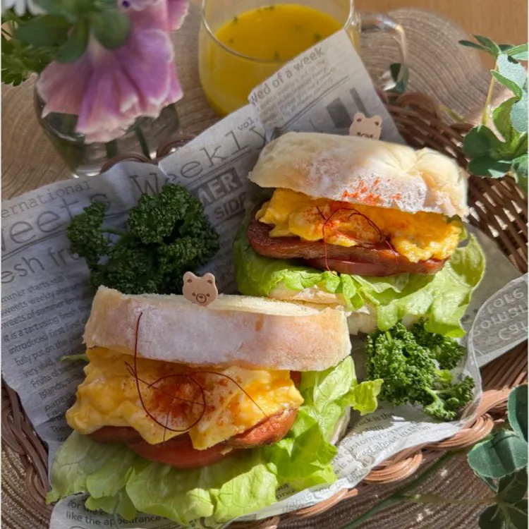 2/5❤︎スパムふわとろたまごサンド🍞
お弁当の残り物で…

＊ グランディール米粉ブレッド
＊ 焼肉ダレスパム
＊ ふわとろたまご
＊レタス＊トマト
＊かぼちゃスープ|Makinsさん