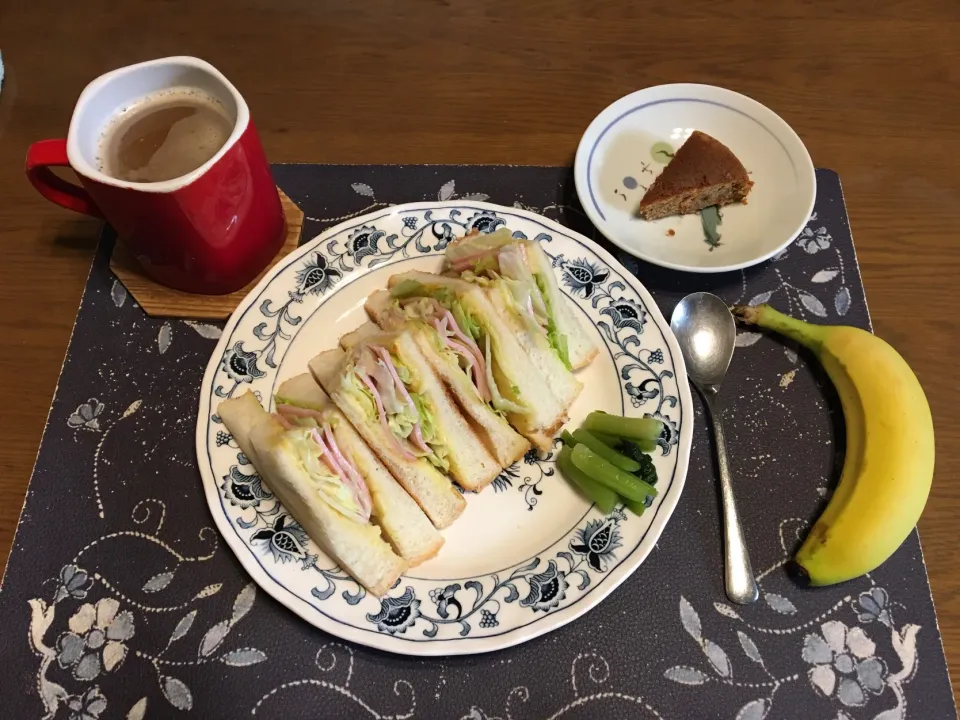 トーストサンドイッチ、野沢菜漬け、ホットコーヒー、手作りバナナチョコケーキ(朝ご飯)|enarinさん