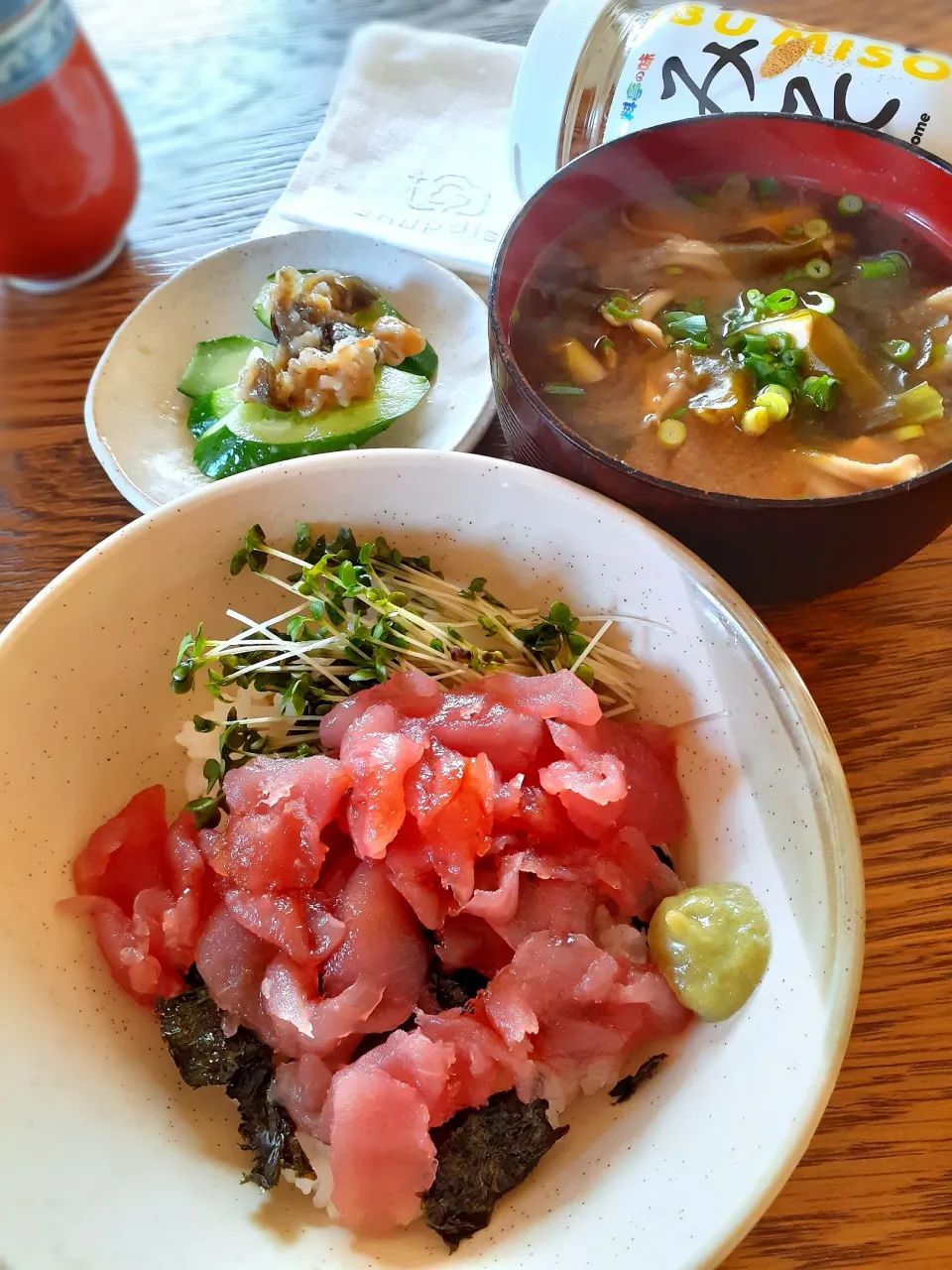 つぶみそ合わせ味噌のお味噌汁&鮪の中落ち丼🐟|fumfumさん