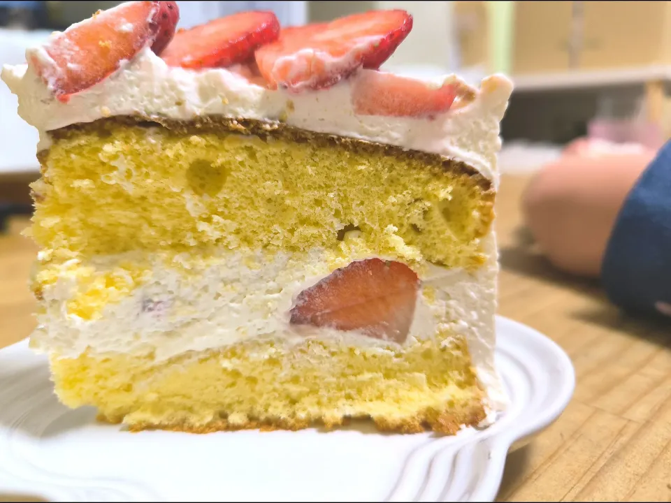 イチゴのケーキ断面|みぽりんさん
