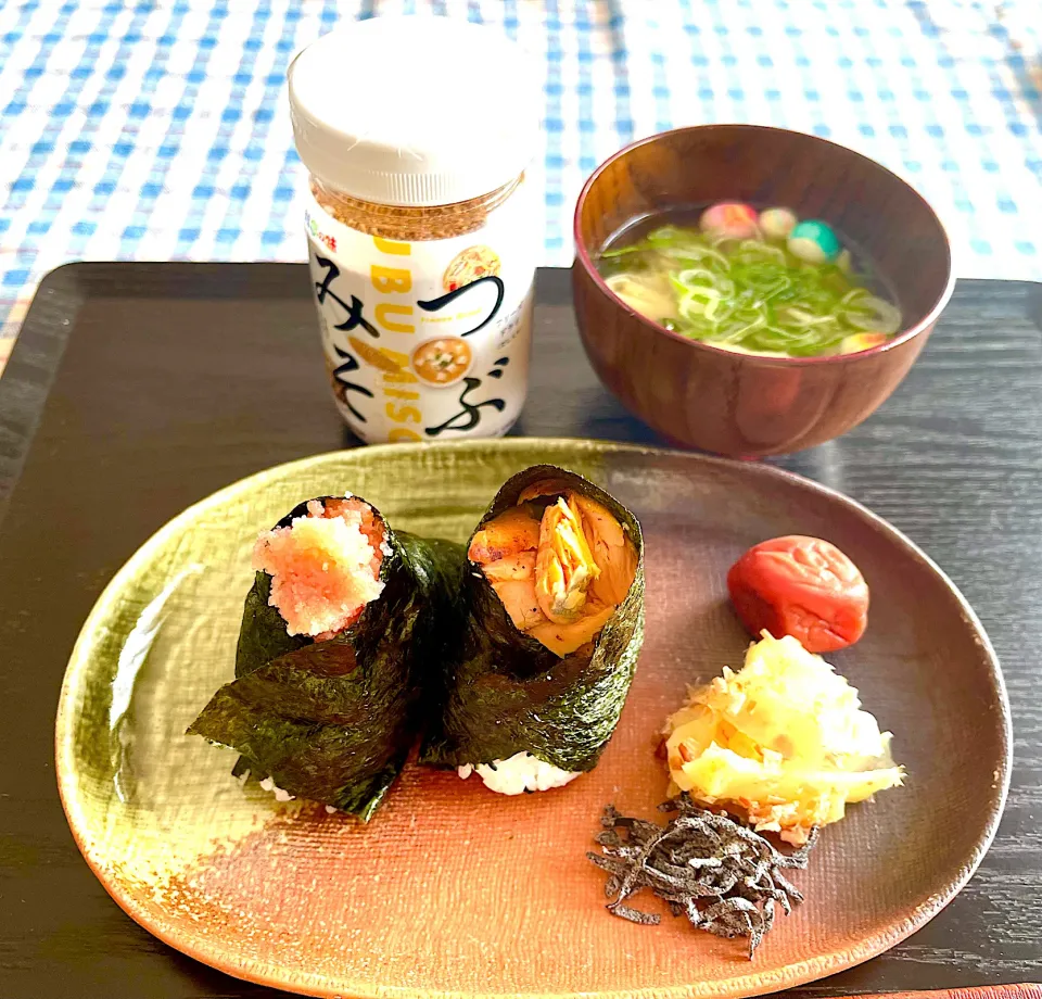 フリーズドライつぶみそお味噌汁とおにぎり🍙ランチ|KANAさん