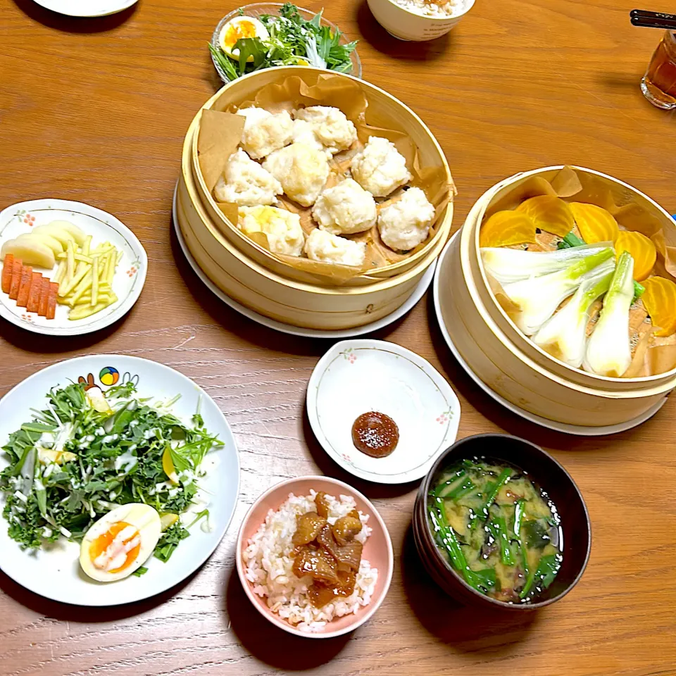 魚すり身とはんぺんの団子＆野菜のせいろ蒸し、鶏皮の甘辛煮、シーザーサラダ、ほうれん草と海藻のお味噌汁、糠漬け|柚子きりかさん
