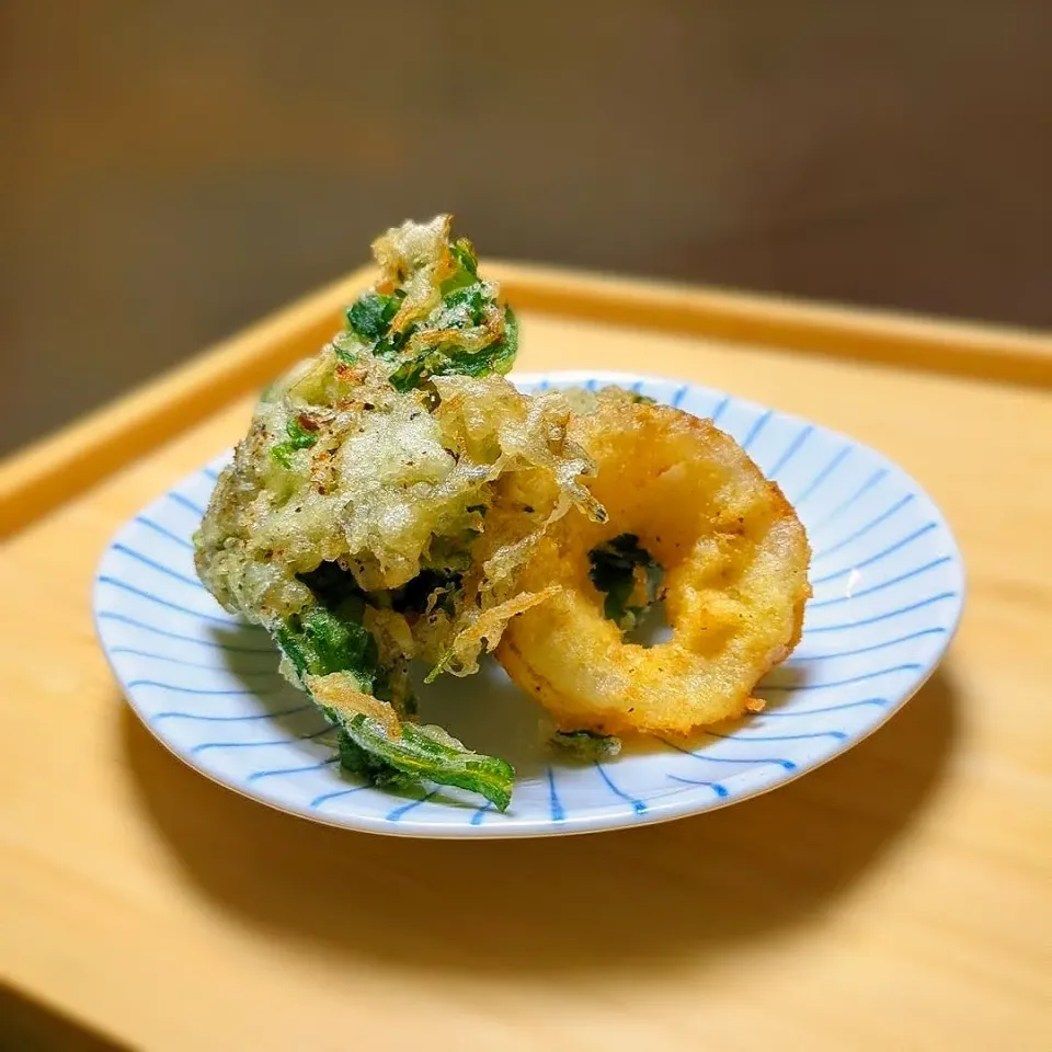 オニオンリング＆春菊の揚げたん🧅🌿|森のごはん屋さんさん
