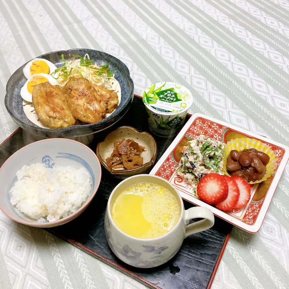 grandmaの晩ごはん☆ 西山酒造の搾りたての酒粕をもらったから…
酒粕で白和えと
酒粕で漬け込んだ
タンドリーチキンを…
酒粕三昧で頂きます|kaoriさん