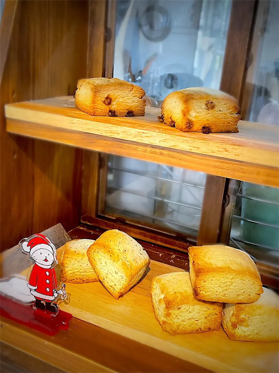 今日のスコーンは3種(キャラメルチョコチップ、紅茶、白ごまホワイトチョコ)|maSami＊さん
