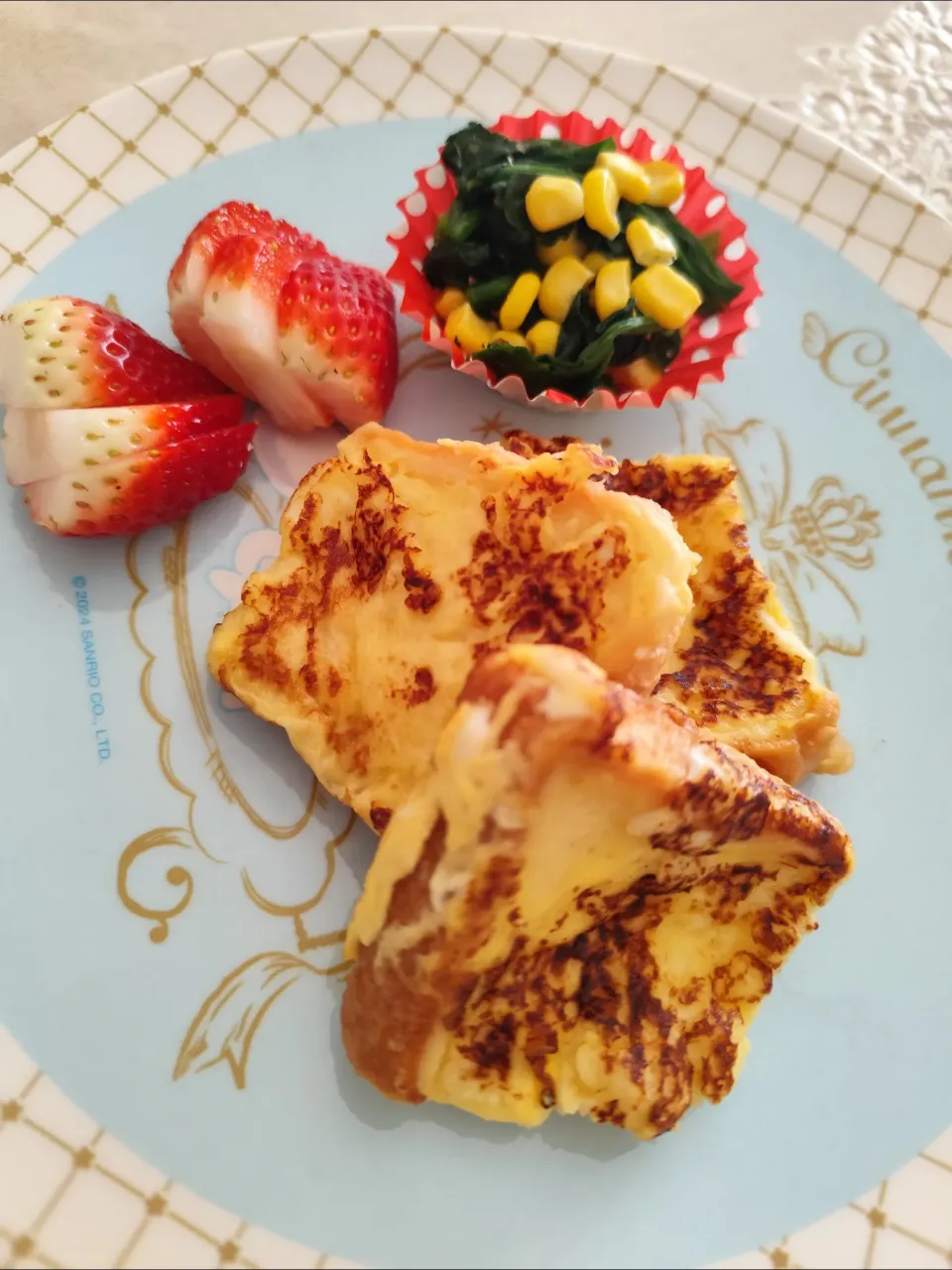 フレンチトーストプレート朝ごはん🩷|m.rafuさん