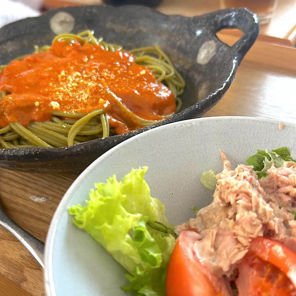 ほうれん草練り込みパスタでお昼ごはん🍝|mokoさん
