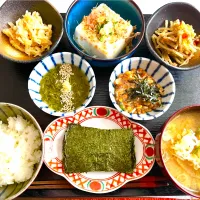 小鉢5種で朝ごはん🍚|KANAさん