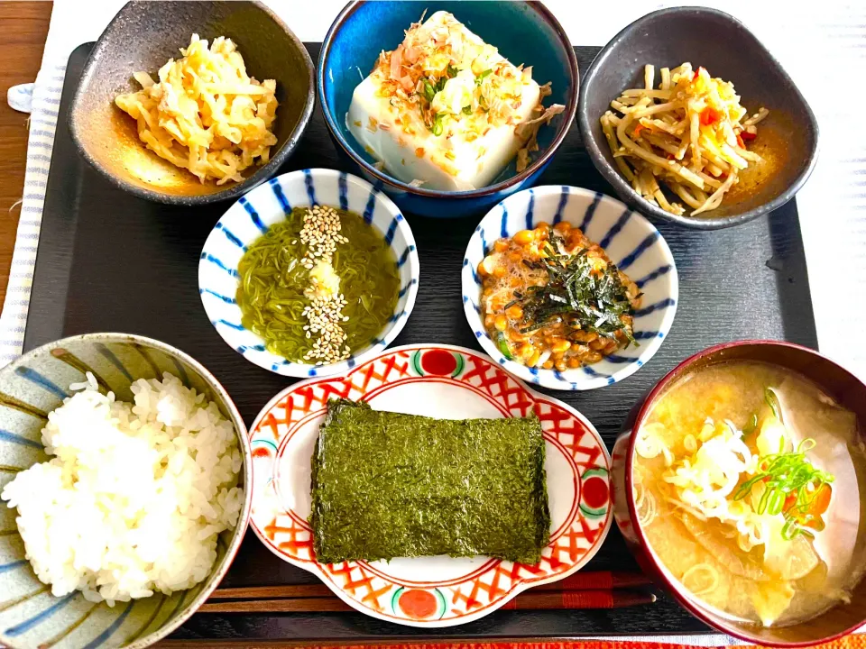 小鉢5種で朝ごはん🍚|KANAさん