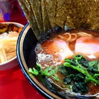 【2023年10月創業】 
横濱家系ラーメン 野中家 
ミニラーメン (スタンプ10個で無料、
 麺やわらかめ/味うすめ/油少なめ) 
＋のり (5枚、100円) 
＋ライス2杯 (食い放題、100円) 
＋裏かっぱ (胡瓜の漬物とコマチャーを
豆板醤で和えたもの、無料)
＠大塚4分 
(JR板橋駅から徒歩25分)
25039
〈醤20塩5噌󠄀5タ2昆3出1F3冷0〉

