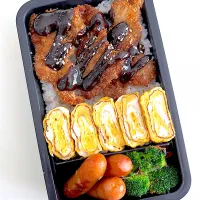 味噌カツ丼弁当！|ikumonさん