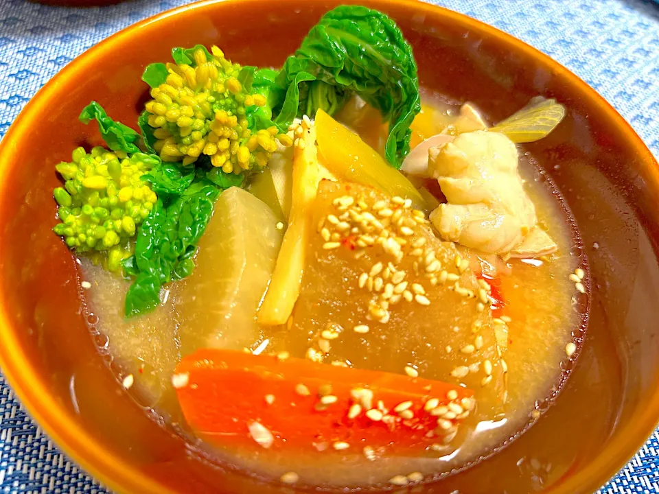 冷蔵庫に入れていたら咲いちゃった菜の花と牛モツ煮込み|ゆっちこさん