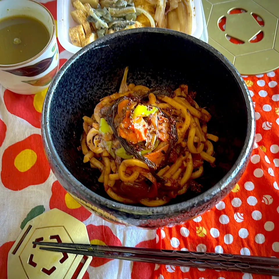 麹たっぷり野菜と豚肉の焼きうどん|Toras Kyokoさん