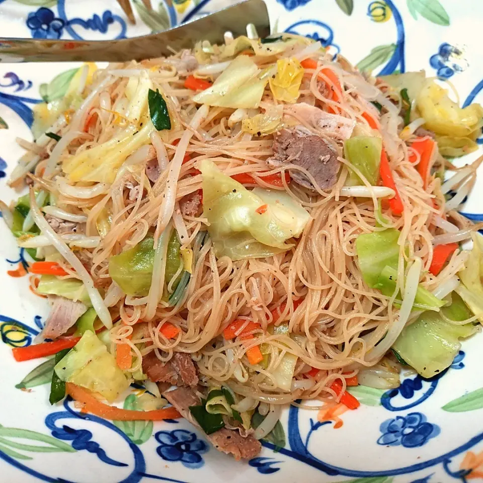 お野菜たっぷり！ケンミンの焼きビーフン|Ikue Sawadaさん