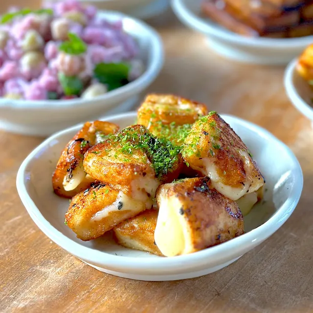 Snapdishの料理・レシピ写真:ミニ厚揚げのチーズサンド焼き｜家計の味方！厚揚げチャレンジ♪