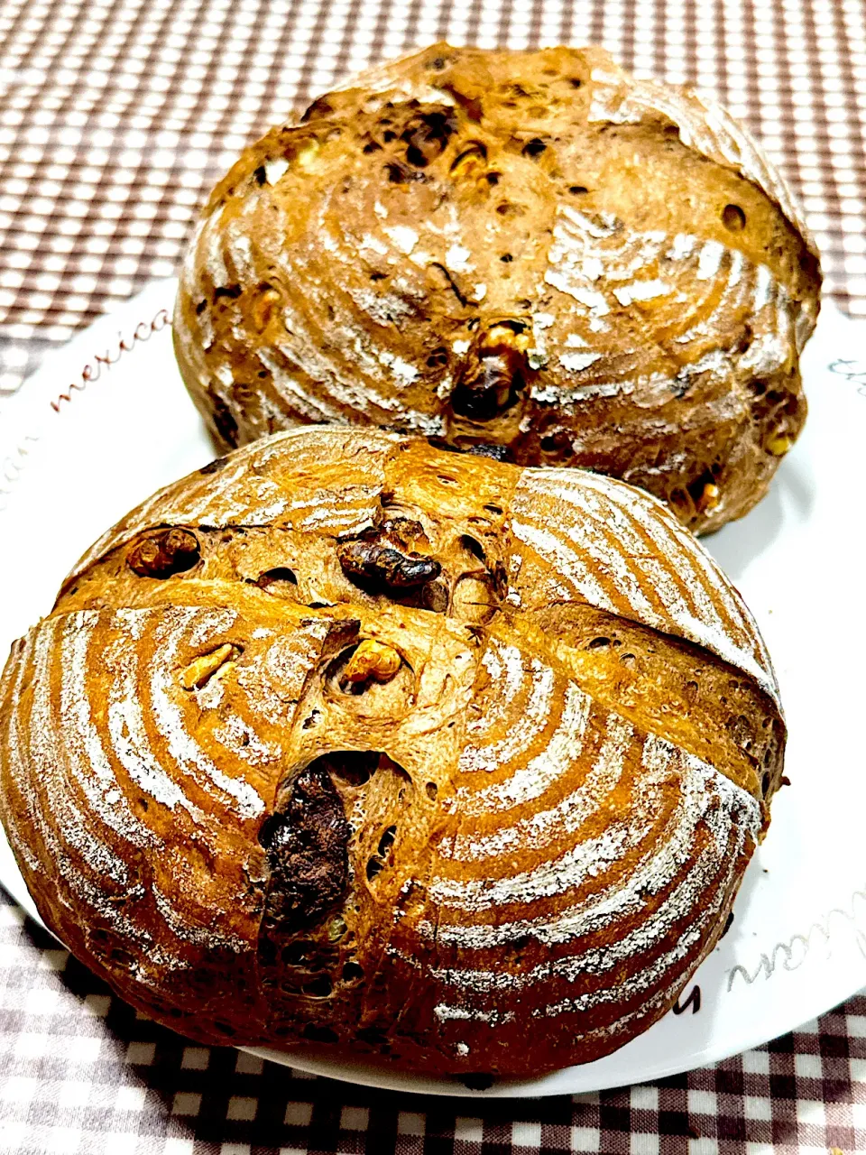 2025/02/11 
Pain de campagne aux noix et au chocolat胡桃とチョコレート入りパン・ド・カンパーニュ|Blueberry🫐さん