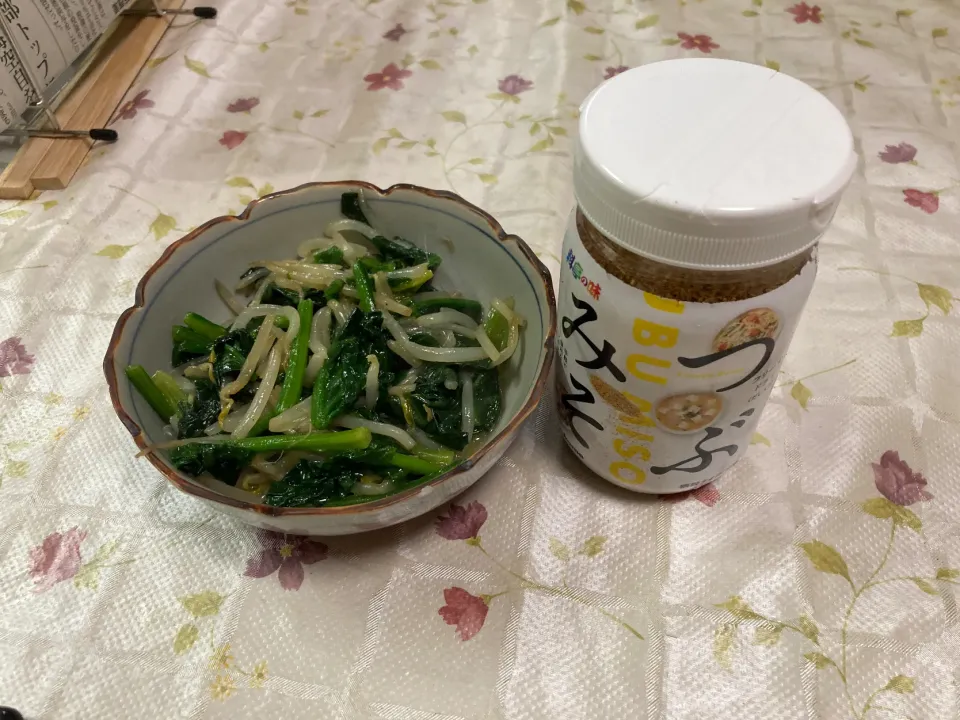 ほうれん草ともやしのオイスター味噌炒め|よねさんさん