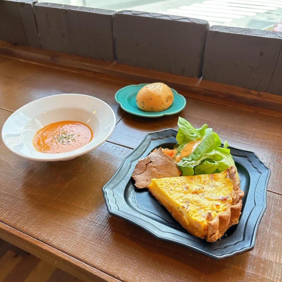 栗かぼちゃのキッシュとエビのビスク|ちゃみこさん