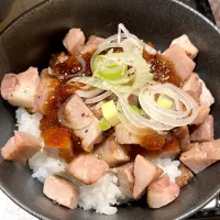 鳥ソバ座銀　チャーシュー丼|しのさん