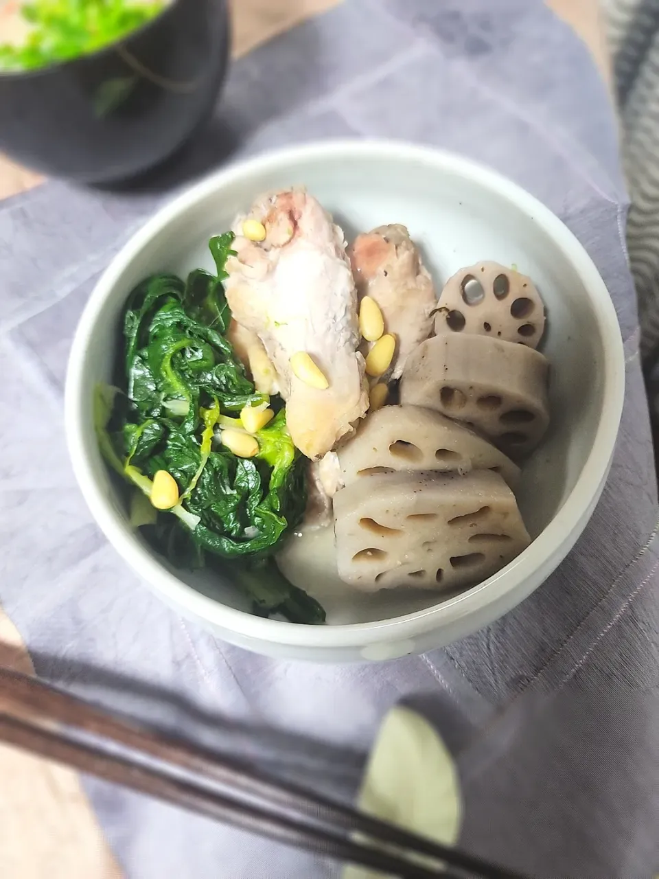 手羽元、レンコン、春菊の塩麹煮|Tokukoさん