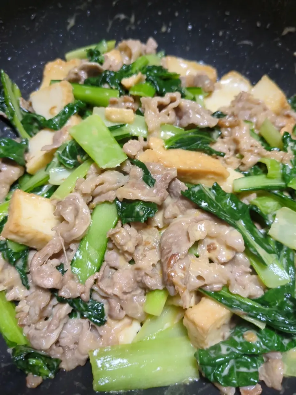 小松菜と牛肉と厚揚げの味噌マヨ炒め|闇夜の狸さん