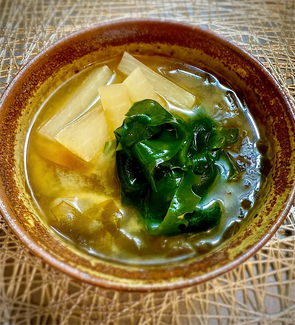 生わかめと大根の味噌汁|なか★やまさん