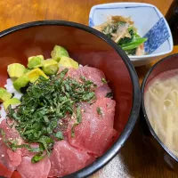 アボカドマグロ丼|さんだーさん