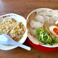 こってりラーメン🍜チャーハンセット、半熟玉子、チャーシュートッピング🐽|buhizouさん