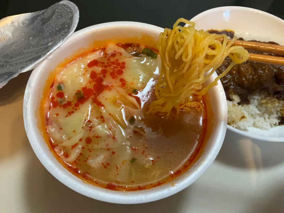 麺職人の担々麺にワンタンを入れて|Takeshi  Nagakiさん