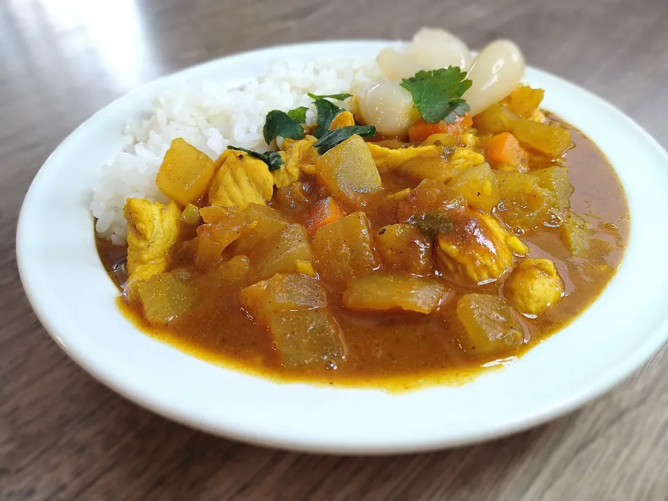 鶏肉と根菜のカレー|古尾谷りかこさん