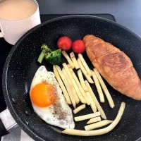 11:21 朝ごはん🍳🥐|へれ子さん