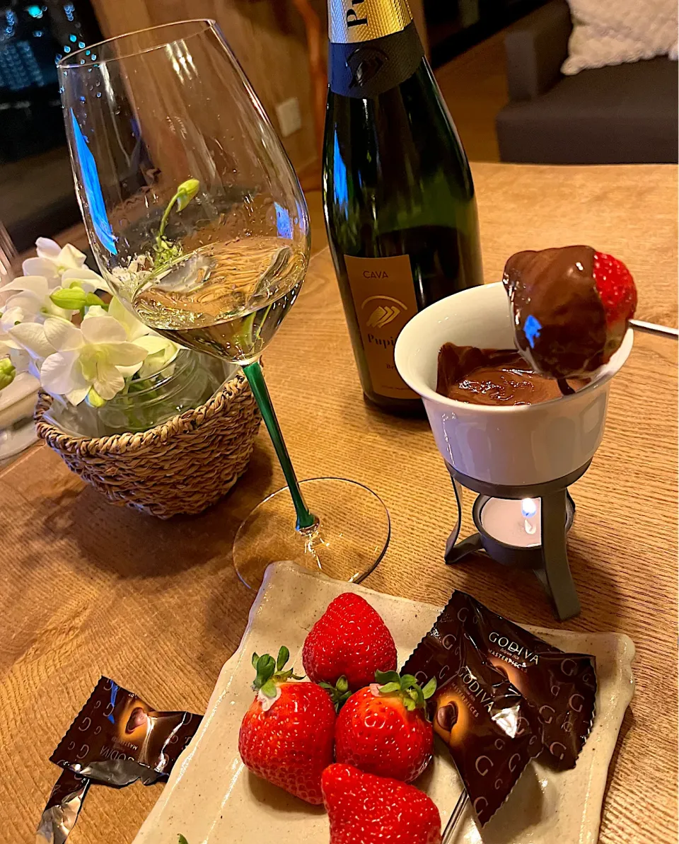 チョコレートフォンデュ　ちょっと贅沢にGODIVAのチョコで…美味しすぎます|izunさん