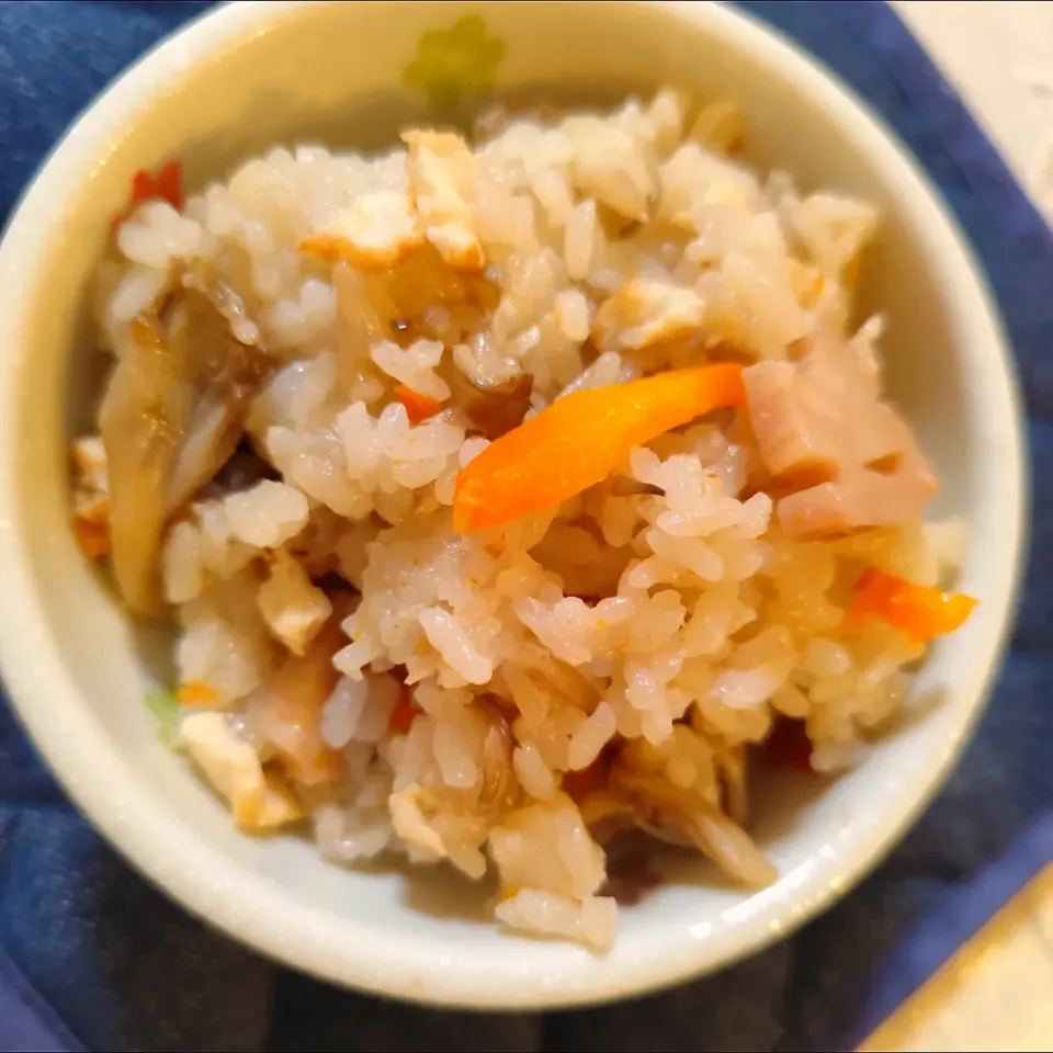 舞茸、人参蓮根厚揚げの炊き込みご飯|m.rafuさん