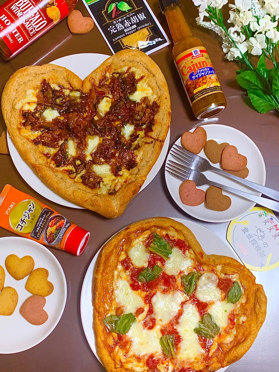 🌏世界の食卓探検隊🧭【バレンタイン企画】YOUKIに恋するバレンタイン🩷ハートのピザ🍕マルゲリータ&プルコギ|あやめもちもちさん